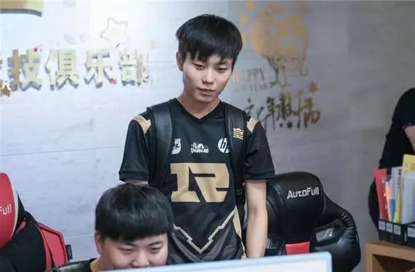 从而迅速占 从而迅速占